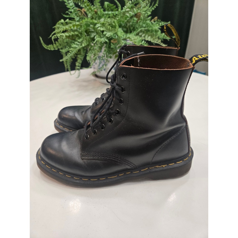 Dr. Martens 1460 Vintage Made in England Black Leather 8 Eye Boots Mens 9 - Picture 2 of 7